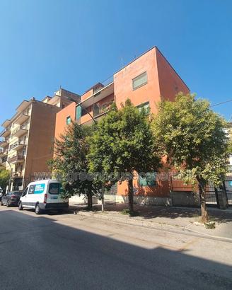 Appartamento con posto auto al centro