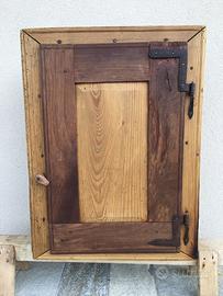 Mobiletto antico
