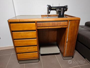 Macchina da cucire Necchi vintage