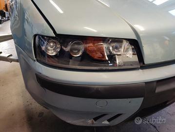 Proiettore destro FIAT PUNTO 2 del 2002