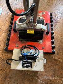 BATTIPIASTRELLE A RULLO VIBRANTE