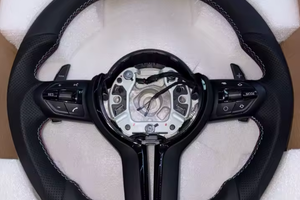 volante BMW in pelle