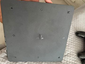 Playstation 4 slim