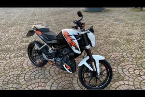 KTM Duke 125