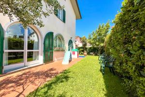 VILLA SINGOLA A MASSA