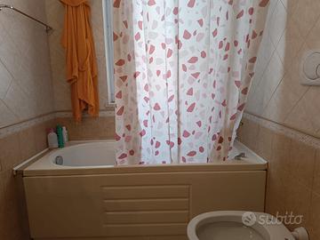 vasca da bagno gruppo TREESSE con idromassaggio