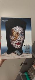 100 Contemporary Fashion Designers
Libro