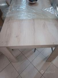 Tavolo in legno