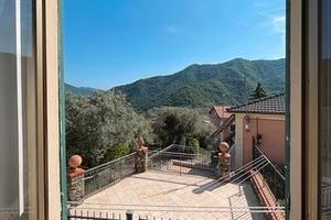 Uscio trilocale con giardino 1ma casa
