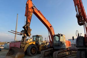 HITACHI ESCAVATORE CINGOLATO ZX240N-3
