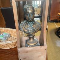 Statua benito mussolini