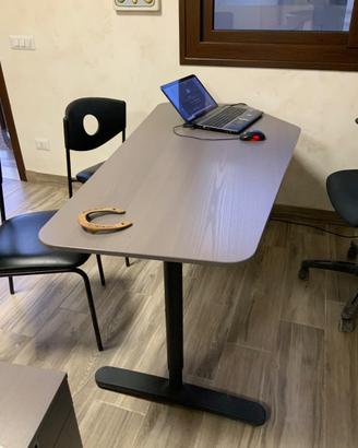 Ufficio completo con divano