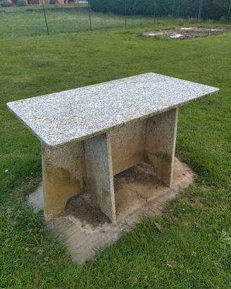 tavolo da giardino in granito