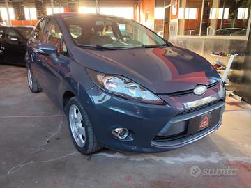 Ford Fiesta Titanium UNIPRO!!!!