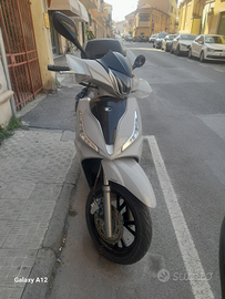 Kymco people s 300