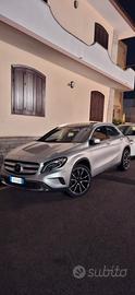 Mercedes Benz GLA 220d 