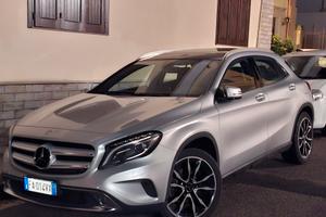 Mercedes Benz GLA 220d 