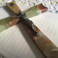 Croce in onice con sovrapposto Cristo in argento