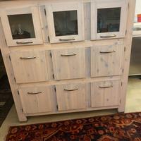 Credenza e tavolo