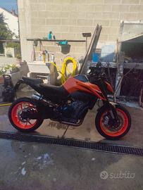 KTM Duke 790