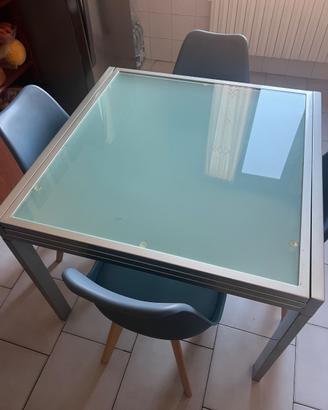 Tavolo da cucina piano in vetro 