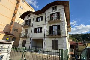 3 LOCALI A LANZO TORINESE