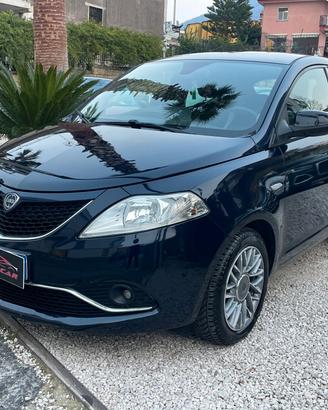 Lancia Ypsilon 1.2 69 CV 5 porte Gold