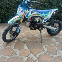 Pit bike