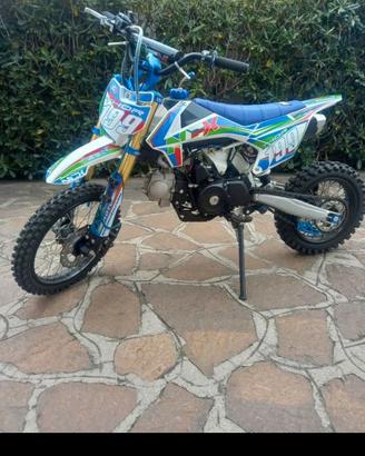 Pit bike