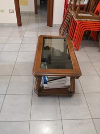 tavolino basso in legno e vetro
