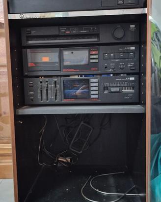 Mobile ed impianto stereo Sansui completo. 