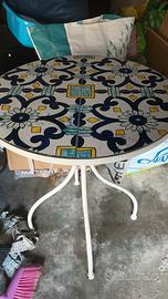 Tavolino in mosaico “Sorrento” + 2 sedie pieghevol