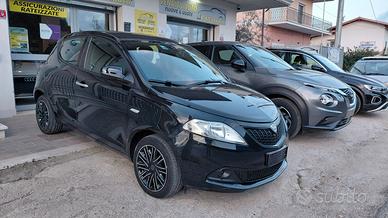 Lancia Ypsilon 1.0 FireFly 5 porte S&S Hybrid Silv