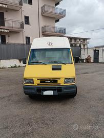 Scuolabus iveco daily 28 posti