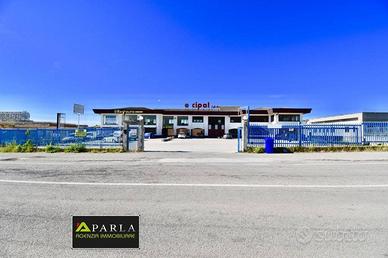 Immobile di 1350 m² con 1 locale a Canicattì