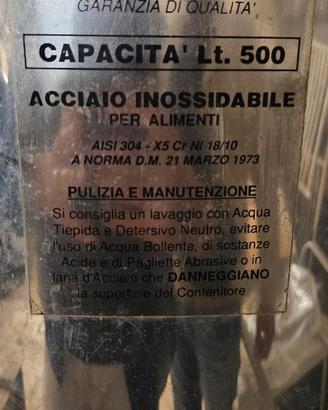Cisterna in acciaio inox per alimenti da 500 L.