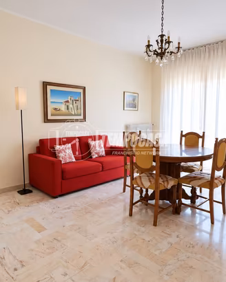 Ampio Trilocale con Garage In Palazzina Piccola