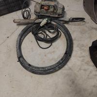 Vibratore per cemento armato