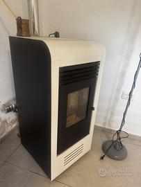 Stufa a pellet PuntoFuoco Giada 7.5kW