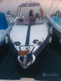 Barca a motore Suzuki DF140 B anno 2021