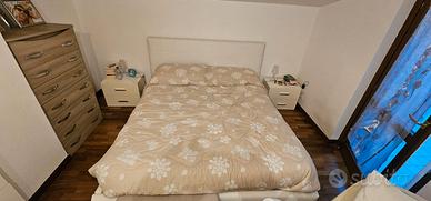 Letto contenitore e comodini 
