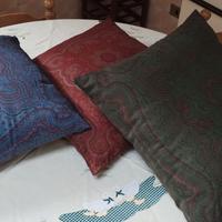 Cuscini in seta vintage