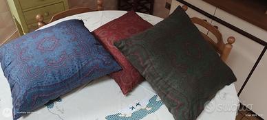 Cuscini in seta vintage