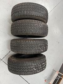 4 gomme 215 70 15 C 109/107R Taurus Invernali