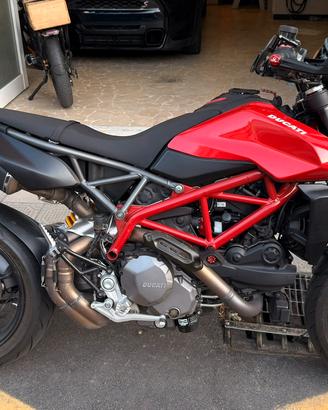 Hypermotard 950