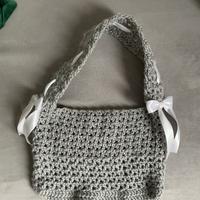 Borsa fatta a mano con l’uncinetto.