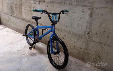 BMX blu con peg