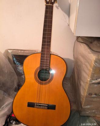 chitarra classica Hyundai HC-72B da sistemare