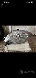 Fanali dx e sx Yris 5D 05-06
