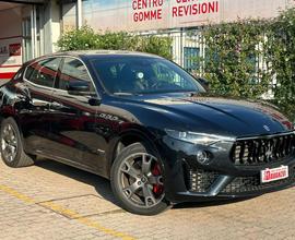 MASERATI Levante V6 350CV AWD Gransport